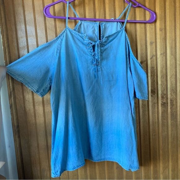 Paper Crane Chambray Cold shoulder Top - Women Small - Picture 1 of 9